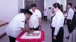 Bupati Teken Kontrak Kerja 569 PPPK Bombana