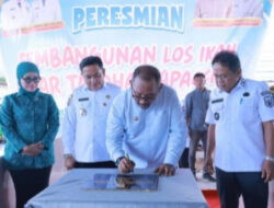 Burhanuddin Resmikan Los Ikan Tadoha Mapaccing